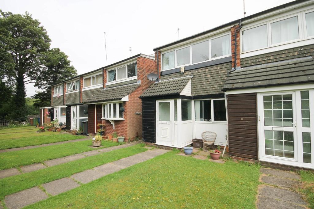 Monaco Drive, Northenden, Manchester, M22 2 bed house £950 pcm (£219 pw)