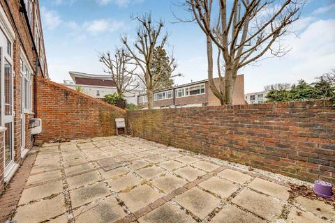 15 Blincoe Close, London, SW19 5PP