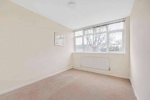 15 Blincoe Close, London, SW19 5PP