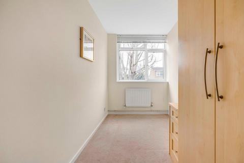 15 Blincoe Close, London, SW19 5PP