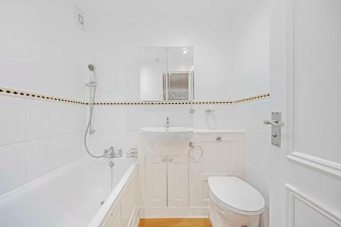 15 Blincoe Close, London, SW19 5PP