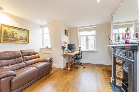 1 bedroom flat for sale, Gloucester Terrace, Bayswater, London