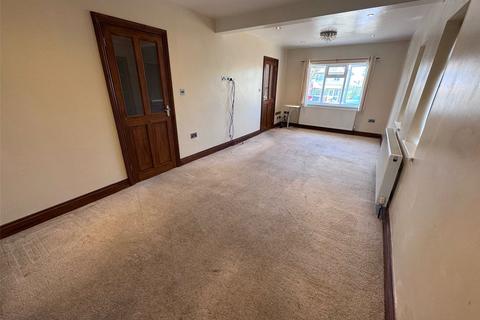 3 bedroom semi-detached house to rent, Cippenham Lane, Cippenham, Slough, SL1
