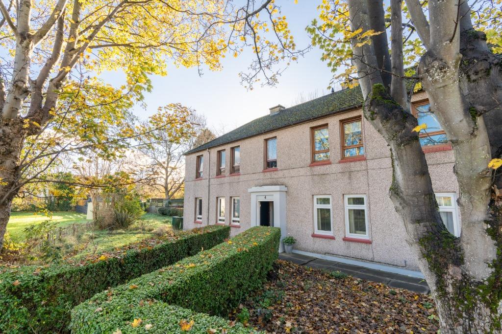 BALGREEN GARDENS, Edinburgh, EH12 2 bed flat £850 pcm (£196 pw)