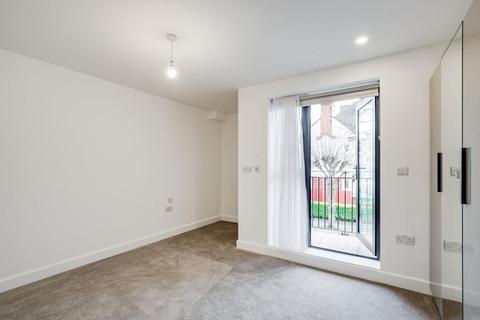2 bedroom flat to rent - Golders Green Road, London, NW11