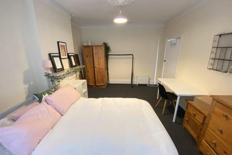 7 bedroom house share to rent, Upper High Street