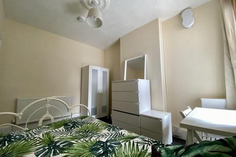 7 bedroom house share to rent, Upper High Street