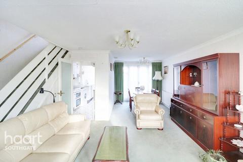 3 bedroom end of terrace house for sale - Marshalls Close, London