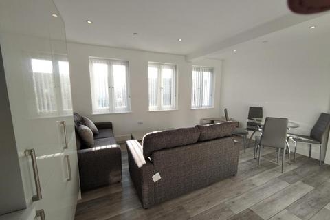 2 bedroom flat to rent, Apartment 4, 32 The Kingsway Swansea