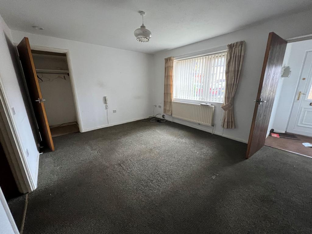 Bowes Court, South Gosforth... 2 bed flat £50,050