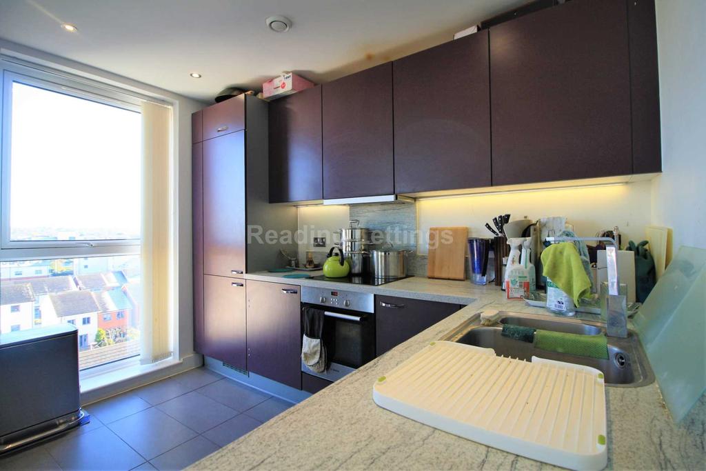 House, Drake Way 2 bed apartment £1,600 pcm (£369 pw)