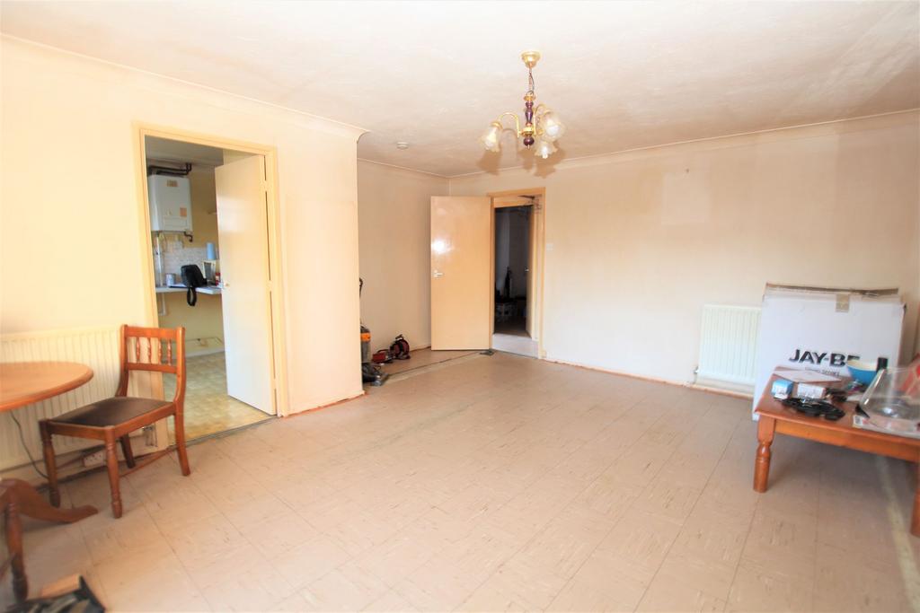 Reigate Avenue, ClactononSea 2 bed bungalow £215,000