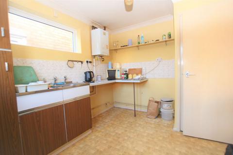 16 Reigate Avenue, Clacton-on-sea, CO16 8FB