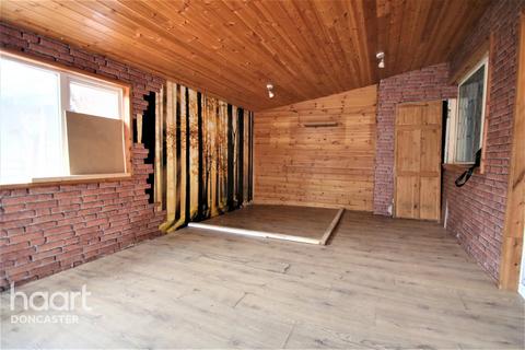 211 Broadway, Dunscroft, Doncaster, DN7 4HR