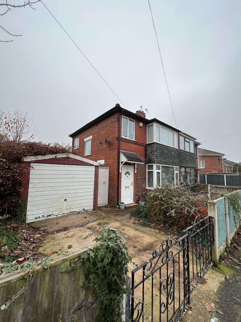Harrowden Road, Doncaster 3 bed semidetached house £750 pcm (£173 pw)