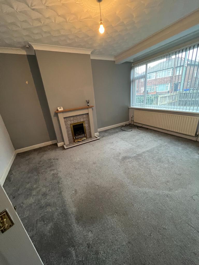 Harrowden Road, Doncaster 3 bed semidetached house £750 pcm (£173 pw)
