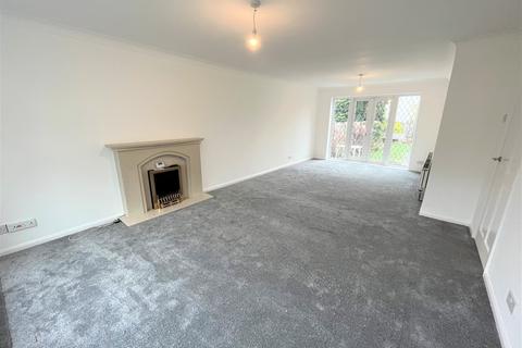 3 bedroom semi-detached house for sale - Woodland Rise, Wakefield