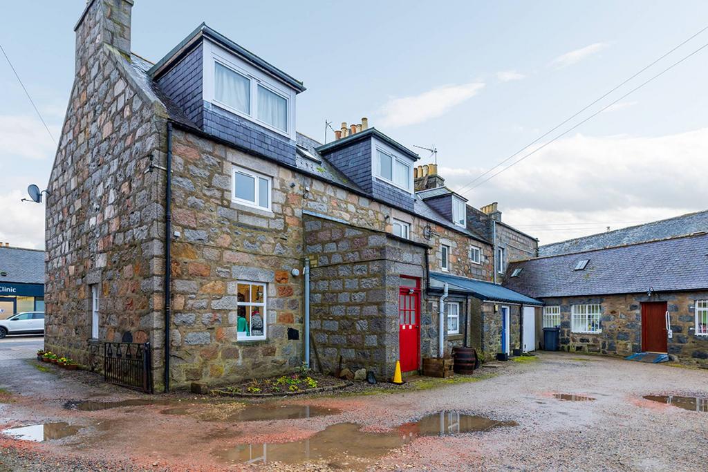 43 Main Street, Alford, AB33 8AA 2 bed flat for sale £75,000