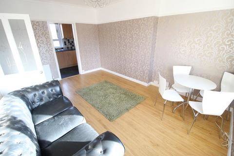 2 bedroom flat to rent, Hilton Drive, Aberdeen, AB24