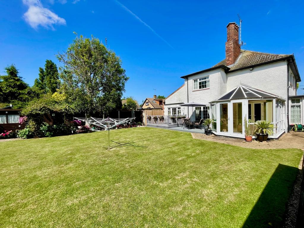 Barling Magna SS3 7 bed detached house £1,225,000