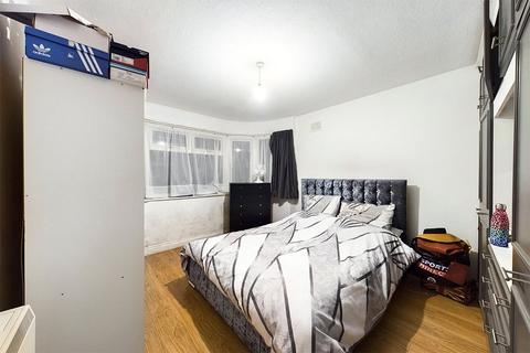 3 bedroom bungalow for sale - Cavendish Avenue, Ruislip, HA4