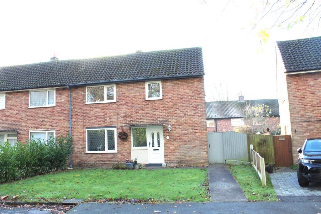 High Green, Leyland PR25 3 bed semidetached house £165,000