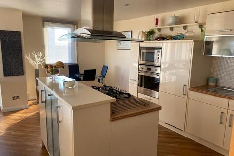 2 bedroom flat to rent, Queens Highlands, West End, Aberdeen, AB15