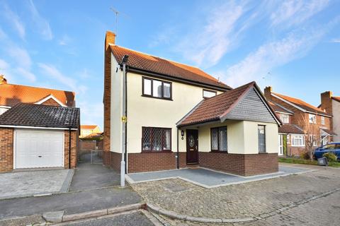 3 bedroom detached house for sale, Freshwater Close, Luton, Bedfordshire, LU3 3TA