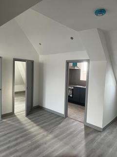 2 bedroom flat to rent - London Road South - KIRKLEY