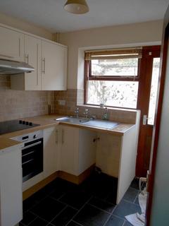 2 bedroom terraced house to rent, New Street, Caernarfon