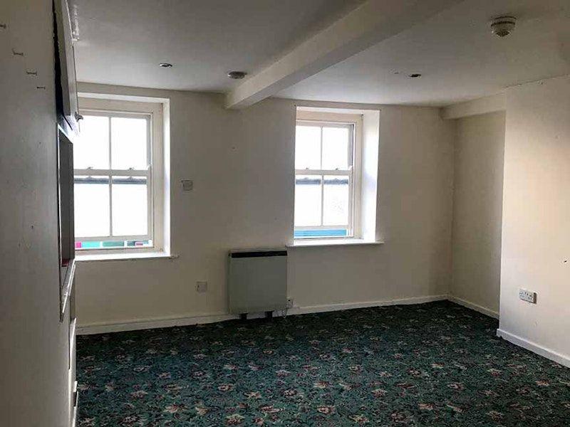 Flat, Bridge Street, Caernarfon 1 bed flat £360 pcm (£83 pw)