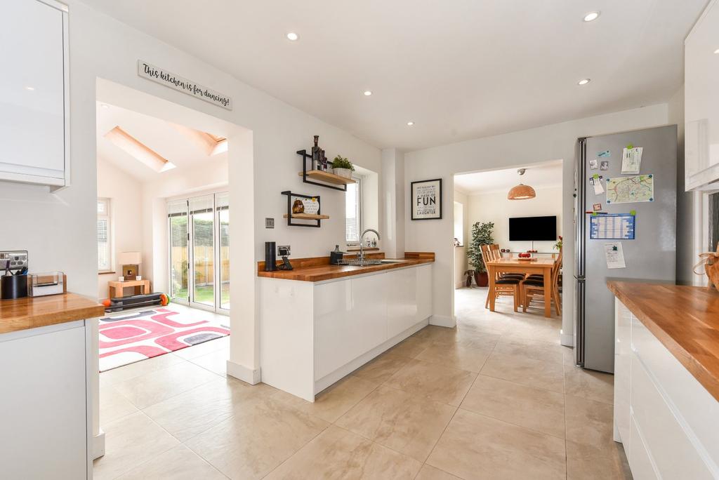 Monks Orchard, Petersfield, Hampshire 4 bed detached house £850,000