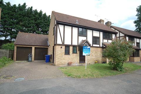 4 bedroom detached house to rent, Riverside Way, Brandon, Suffolk, IP27