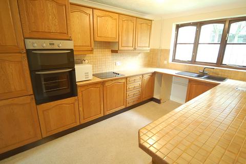 4 bedroom detached house to rent, Riverside Way, Brandon, Suffolk, IP27