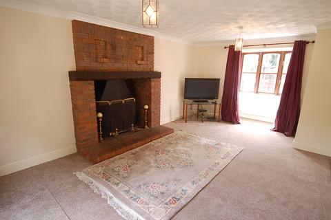 4 bedroom detached house to rent, Riverside Way, Brandon, Suffolk, IP27