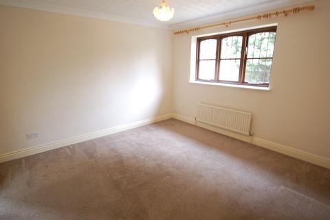 4 bedroom detached house to rent, Riverside Way, Brandon, Suffolk, IP27