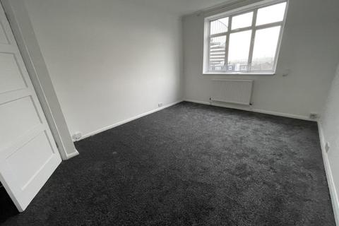 3 bedroom flat to rent - Merlin Court, Wood Green