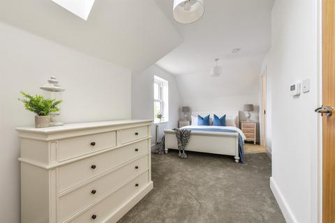 undefined, Fishbourne Road West, Fishbourne, PO19