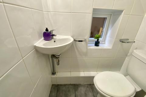 86 Clinton Road, Shirley, Solihull, B90 4RG