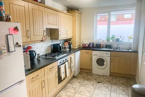 3 bedroom terraced house to rent, Hitchen Street, Grove Village, Manchester, M13