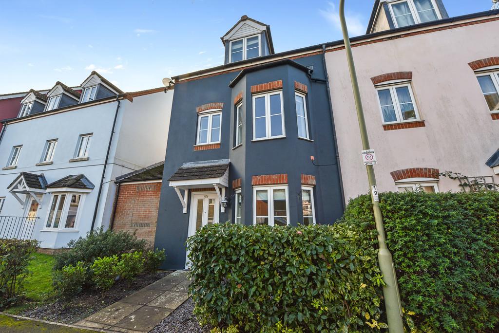 Barentin Way, Petersfield 4 bed semidetached house to rent £1,700
