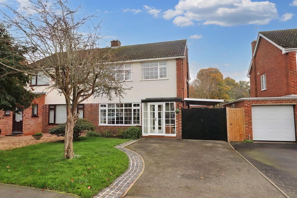 Foxes Way, Warwick 3 bed semidetached house £1,300 pcm (£300 pw)