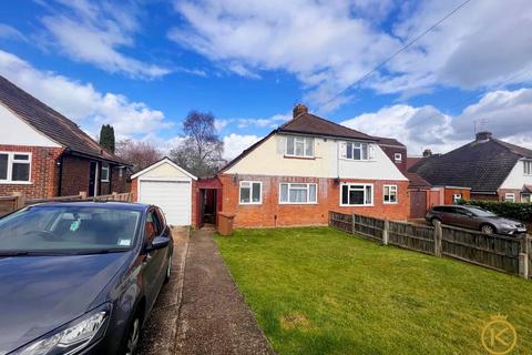 4 bedroom semi-detached house to rent, Saffron Platt, Guildford