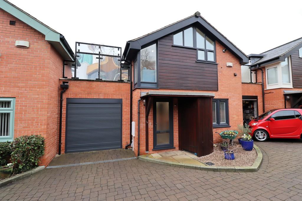 Michaelgate, Lincoln 3 bed link detached house for sale £425,000