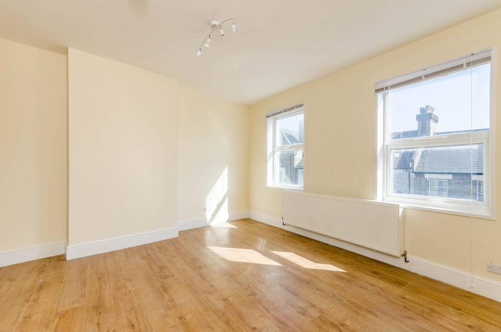 Elm Park, Brixton, London, SW2 1 bed flat - £1,700 pcm (£392 pw)