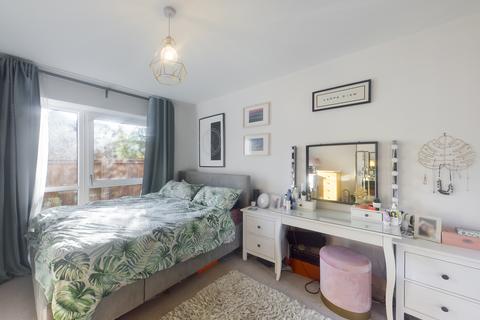 2 bedroom apartment for sale - Arla Place, Ruislip, HA4