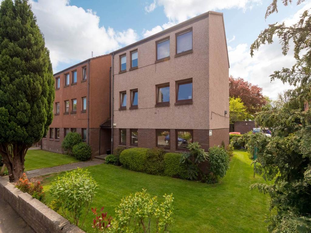 West Winnelstrae, Fettes, Edinburgh 2 bed flat £1,200 pcm (£277 pw)