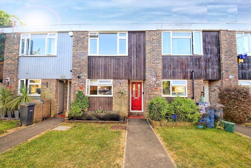 Taylors Crescent, Cranleigh 2 bed terraced house £330,000