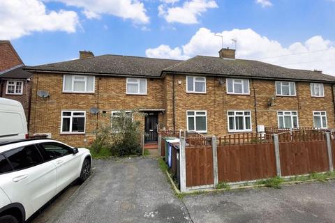 18 Frances Gardens, South Ockendon, RM15 5HT