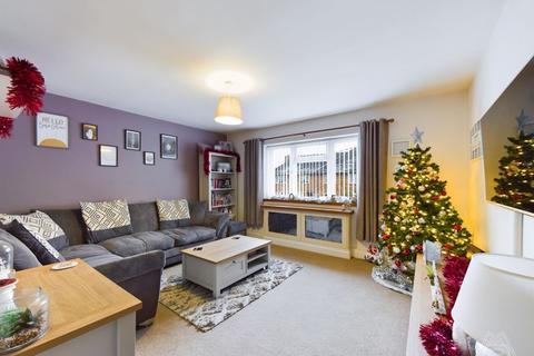 18 Frances Gardens, South Ockendon, RM15 5HT